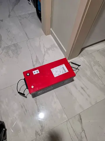 Brand new 12v 200ah lithium battery bought never used you can verify on the Bluetooth app.