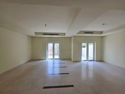 Ready to Move I Family Townhouse | Prime Location