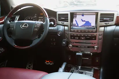 صورة 16 لـ 2015 Lexus LX-SERIES