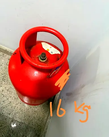 Emirates  Gas Cylinder 16kg with pipe for Sale