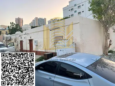 بيت عربي للبيع في الراشديه 3 موقع ممتاز مقسم اربع غرف وصالتين وصالتين لاستثماري  موْجر لعائله ب 42 الف درهم مرخص ارضي وطابق مطلوب 520 الف درهم فقط
