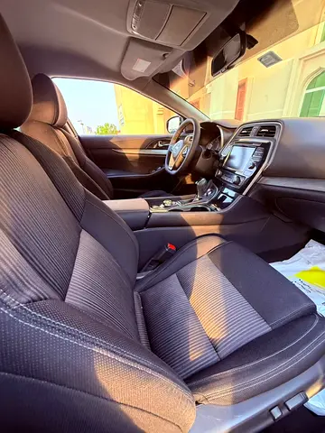 2016 Nissan MAXIMA 照片 10