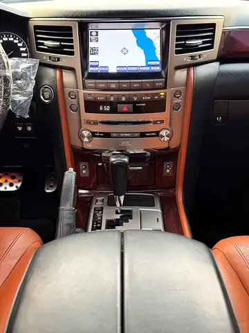 صورة 15 لـ 2014 Lexus LX-SERIES