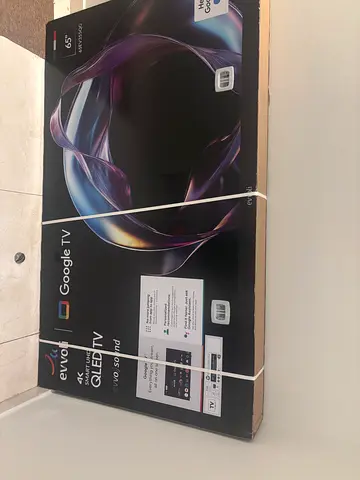Smart tv brand new 65 inch