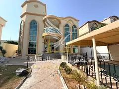Luxury villa with large space, private garden and swimming pool, indoor parking, two floors, 4 bedro