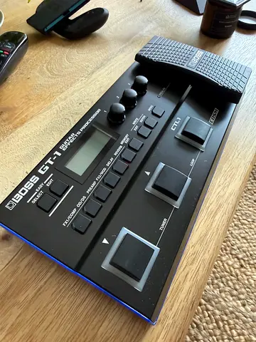 Boss GT-1 Guitar effects/loop pedal