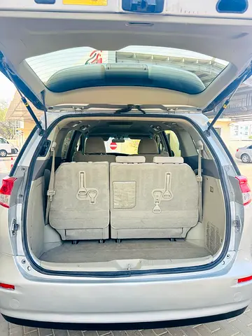 صورة 10 لـ 2011 Toyota PREVIA
