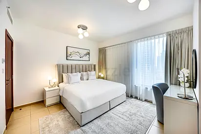 Stylish 2BR Apt just minutes from Beach
