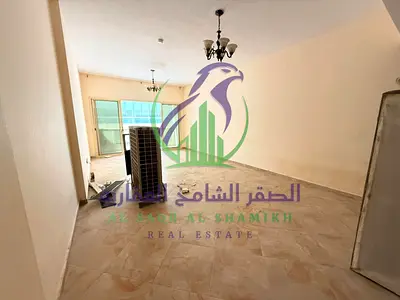 شقة ثلاث غرف وصالة للايجار السنوي في التعاون بمساحات واسعة وتصميم عملي مع بلكونة و غرفة خادمة مطبخ واسع ببلكونة خاصة