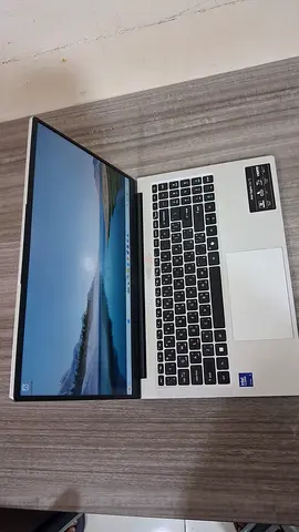 ACER NB AS LITE U5, WITH 1 YRAR WARRANTY, MINT CONDITION. 20 DAYS OLD WITH ORIGINAL BILL.