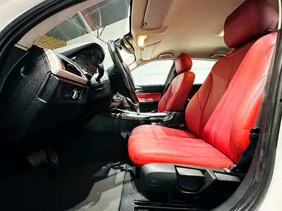 صورة مصغرة 7 لـ 2014 BMW 1-SERIES