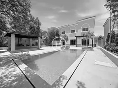 THE DEAL: The Entertainer's Dream