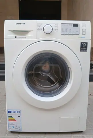 Eco bubble Samsung washing machine 8kg with perfect working condition, it's color white