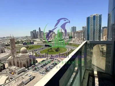 شقة واسعة مكونة من غرفتين نوم متاحة للإيجار مع إطلالات بانورامية باركن مجاني في موقع مميز دفعات مرنة