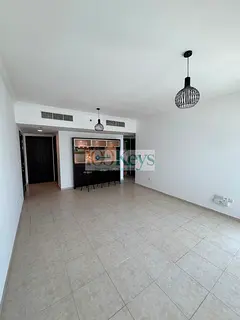 SPACIOUS MARINA LIVING | KITHCEN APPLIANCES | BALCONY