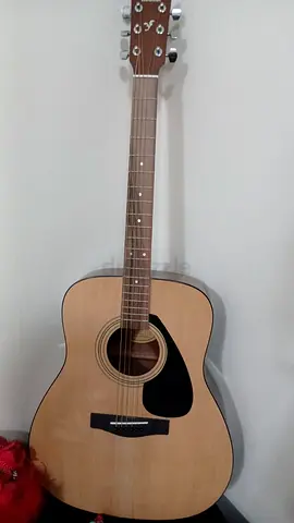 Yamaha Accoustic Guitar F310