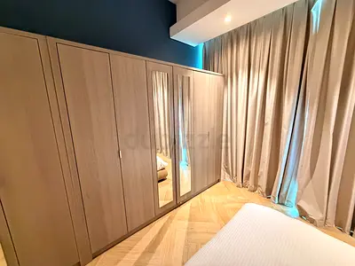 Modern Six Door Wardrobe with Mirrors