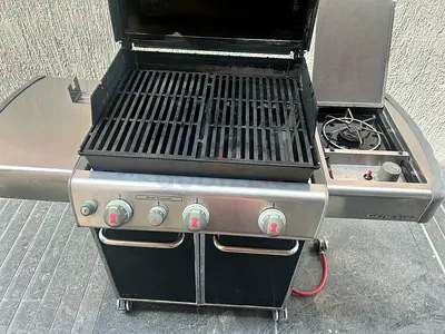Weber Genesis  3-Burner Gas BBQ Grill with Side Burner and Cabinet sear station with cover