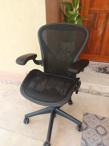 Herman Miller Aeron Office Chair Fully Options With Adjustable Arms and Lumbar Support