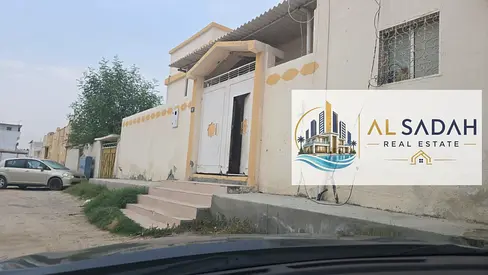للبيع بيت في الغافية في 4غرف وصالة ومجلس ومطبخ غرف خادمة مساحة 2500 قدم موجر 36000 الف مطلوب في 750000 الف