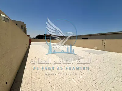 A small building for rent in Industrial Area 5, Sharjah • 85 kW electricity