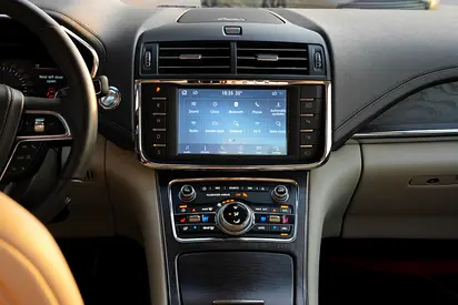 صورة 6 لـ 2020 Lincoln CONTINENTAL