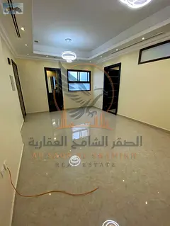 Beautiful second-tenant 3-bedroom apartment with free parking, balcony, one month free, on the main