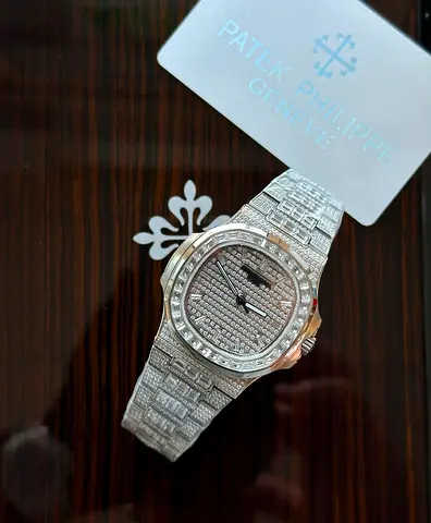 Patek Philippe (MAN)🚨
🚨full diamond 💎 🚨
Waterproof💯
sapphire crystal💎