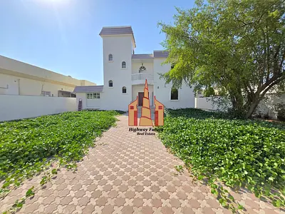 Very big garden yard parking balcony hall Majlis 4 bedroom neat and clean villa just 80k