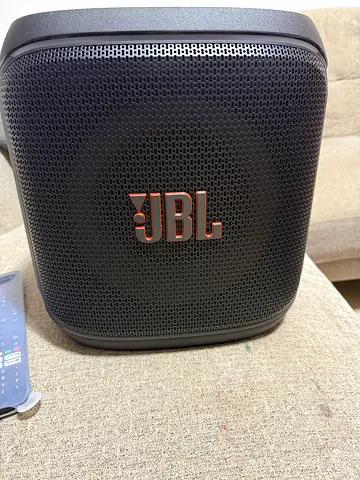 JBL party speakers 3month old with warranty