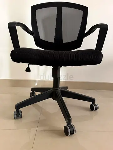 Black Mesh Ergonomic Office Chair with Armrests and Wheels