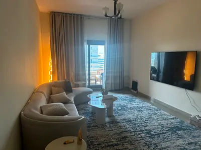 Beautiful room in an amazing executive apartment - high floor next to media city metro
