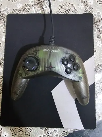 Microsoft SideWinder Plug & Play Gamepad (Negotiable)
