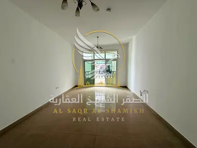 شقه غرفه وصاله تكييف مركزي خزائن بالحائط بلكون اطلاله مفتوحه مساحات كبيره غرفه ماستر تشطيب حديث قريب للكورنيش