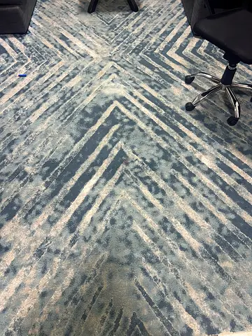 Carpet for sale. 3 m x 4 m suitable for drawing room / bed room