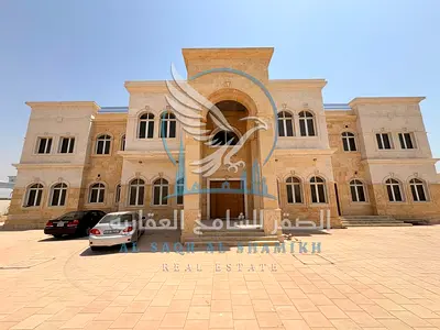 فيلا فاخرة للبيع في منطقة الرحمانية - الشارقة