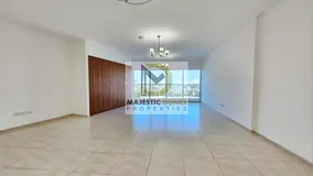 Bright Studio |Well maintain | Open Kitchen
