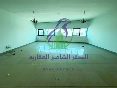 شقة 3 غرف وصالة بالممزر بإطلالة بحرية مباشرة وغرفة خادمة وغرفة غسيل وبلكونتين و5 حمامات وجيم ومسبح