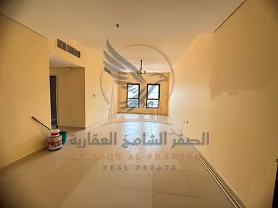 شقه غرفتين وصاله بتشطيبات حديثه للإيجار السنوي في عجمان الحميدية بجور اتصالات وقريب من المحكمة مع بلكونة 3 حمام وخزائن في الحائط