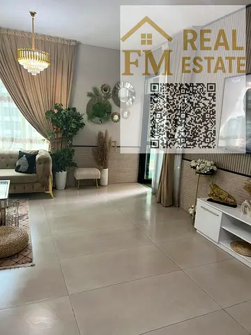 🏡 فرصة استثنائية | شقة مجددة بالكامل للبيع في أبراج الهورايزون | غرفة وصالة مع موقف خاص | بسعر مميز