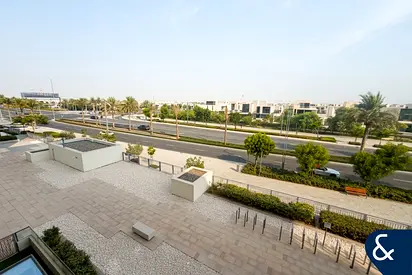 2 BEDROOM | COVERED PARKING | PRIME AREA