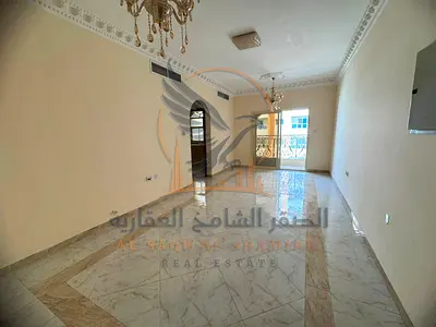 شقه غرفتين وصاله تاني ساكن مع بلكونه وخزاءن حاءط بنايه جديده قريبه من كل الخدمات وجامعة عجمات واتصالات والمحكمه