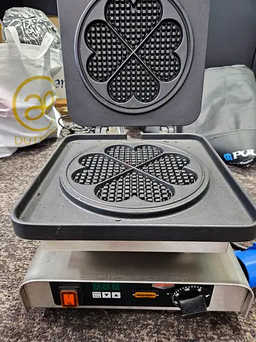 Heart-shaped waffle maker / mini waffle iron - stainless base, used