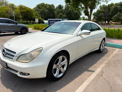 Mercedes-Benz CLS-Class CLS 500 2010 GCC Specs low mileage one owner free accidents