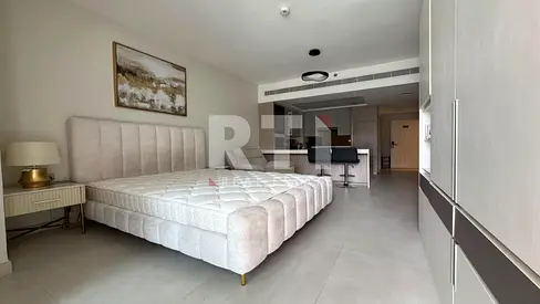 Spacious Studio | Vacant | Pool View