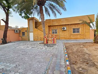 6Bed room Hall Majlis Maids room wachman room big yard parking very big villa like 2 villa 10 parking +