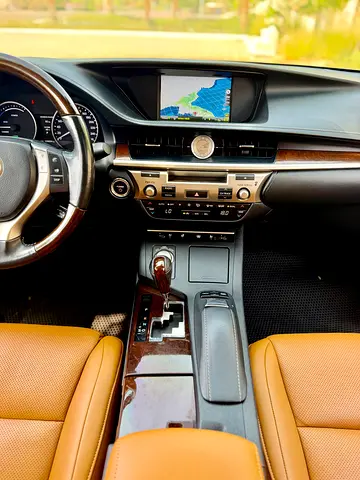 صورة 13 لـ 2013 Lexus ES-SERIES