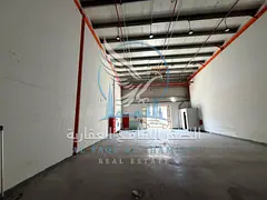 Warehouse for annual rent in Industrial Area 15, Sharjah. Excellent opportunity. Area: 3000 sq ft.