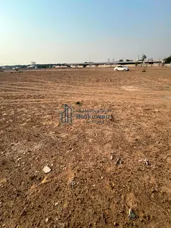 For sale in the Mizair'ah commercial area (Al Rahmaniya, Sharjah), near the Interchange 6 bridge; ow