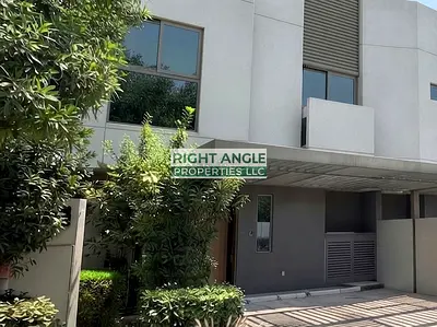 Freehold | 3BR Premium Townhouse | Urgent